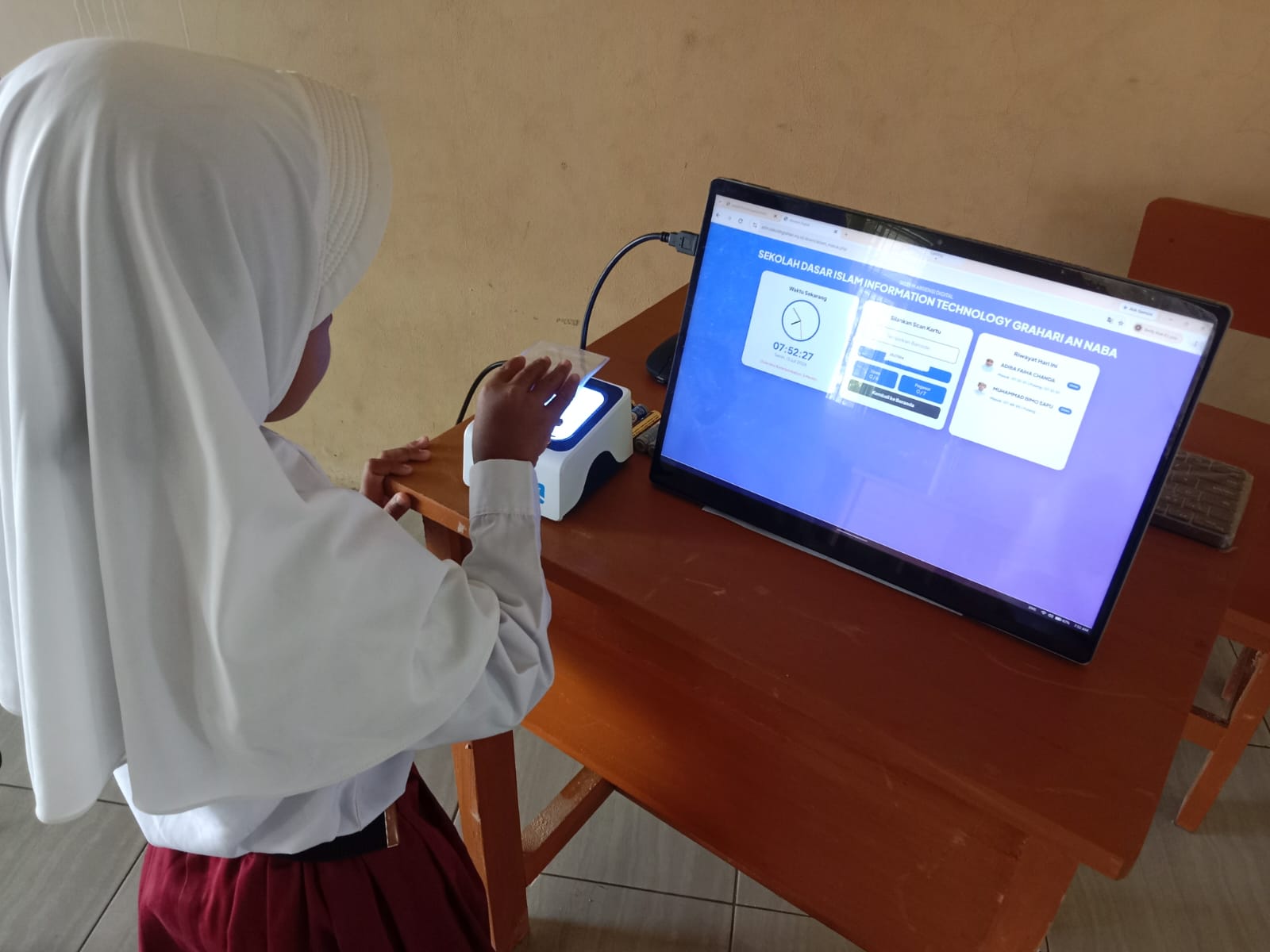 Absensi Siswa Berbasis QR Code Online